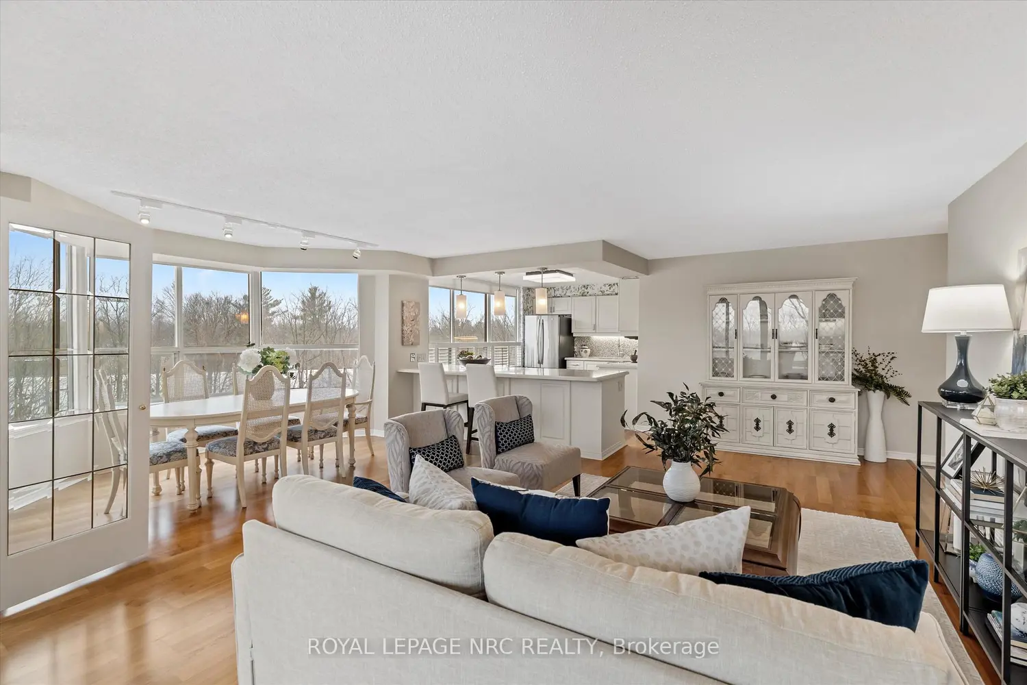 3 Towering Hts Boulevard 303