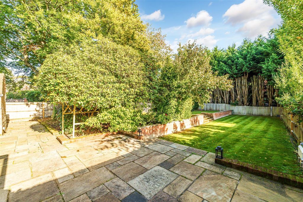 Additional image 27 of 3 bed flat for saleWoodland Way, Kingswood KT20