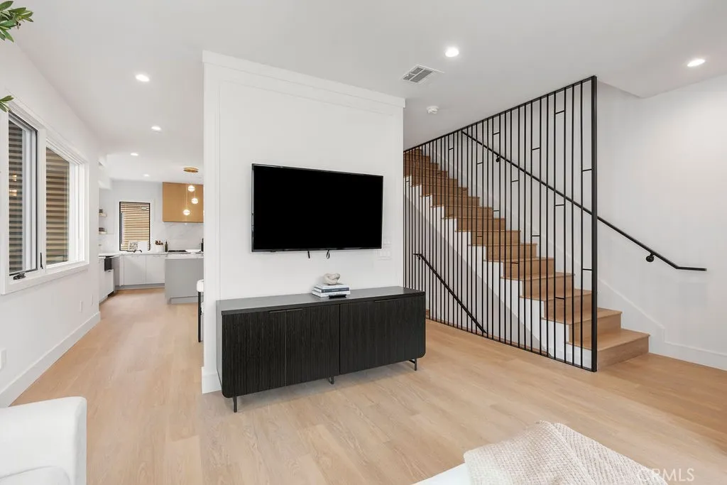 Additional image 4 of 903 W Duarte Road, Arcadia, CA 91007