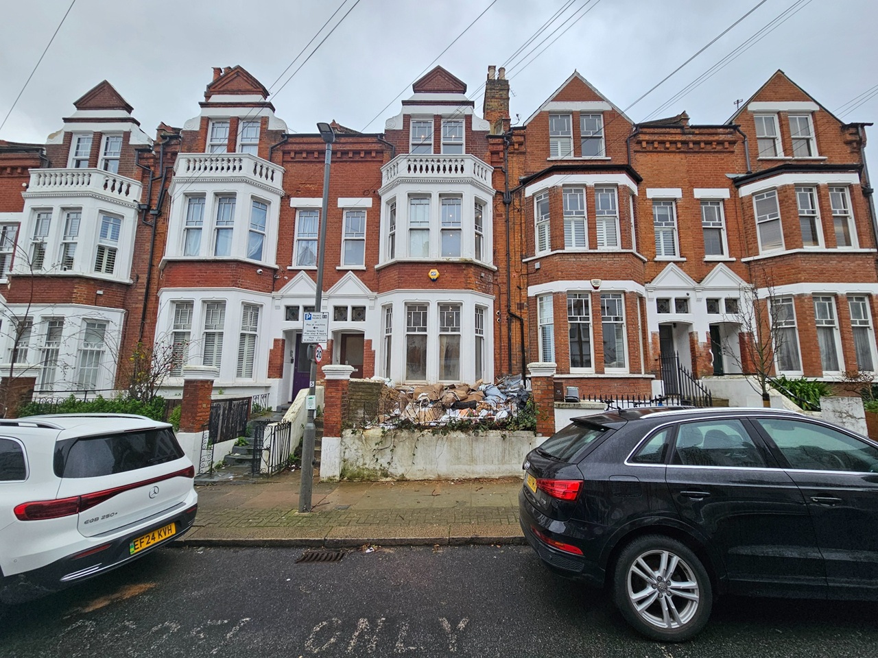 Studio Flat, Garfield Road, SW11, N1 7GU