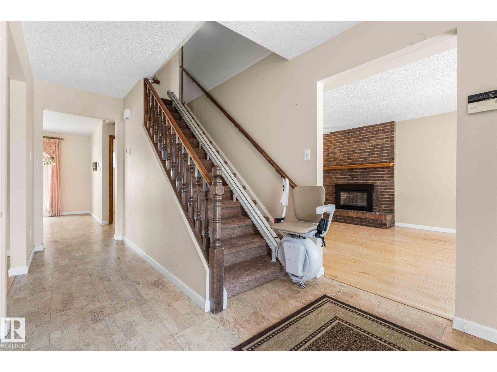 Additional image 3 of 2431 117 Street NW, Edmonton, AB, T6J3R4