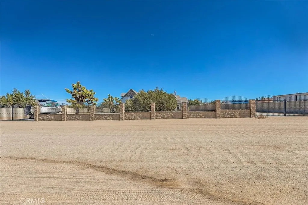 Additional image 64 of 40028 25th St W, Palmdale, CA 93551