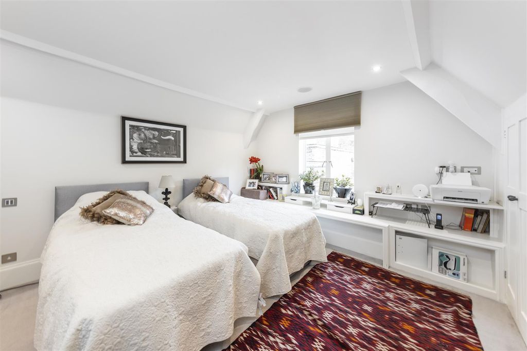 Additional image 23 of 3 bed flat for saleAlbury Park Mansion, Albury Park, Albury, Guildford, Surrey GU5