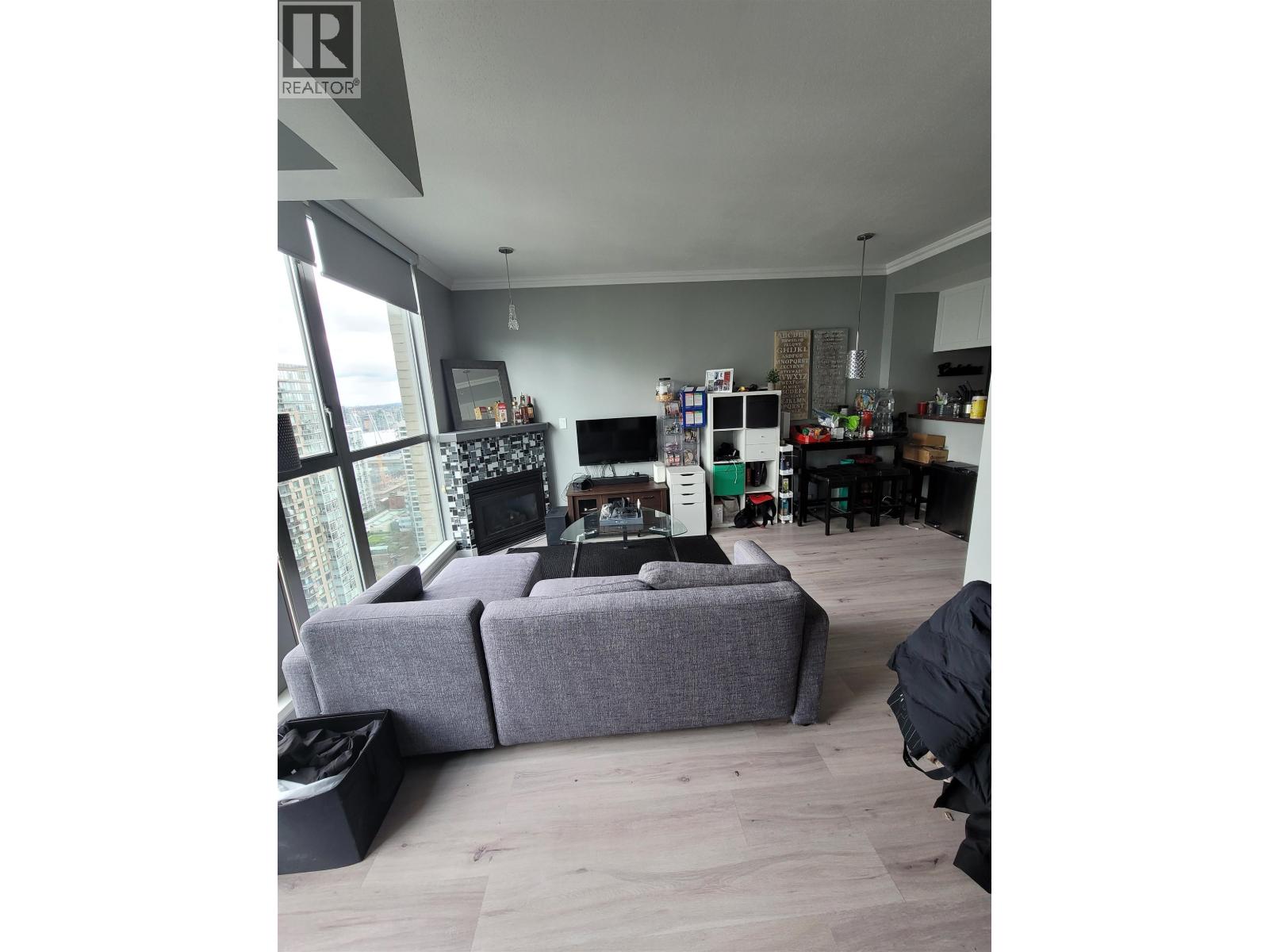 2802 928 RICHARDS STREET