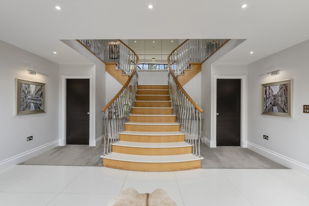 Additional image 13 of 6 bed detached house for saleWawensmere Road, Henley-In-Arden B95