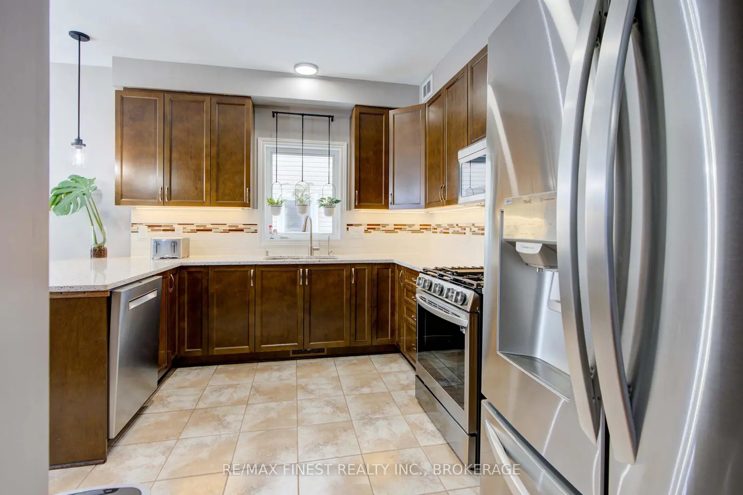 Additional image 10 of 496 Cheryl Place