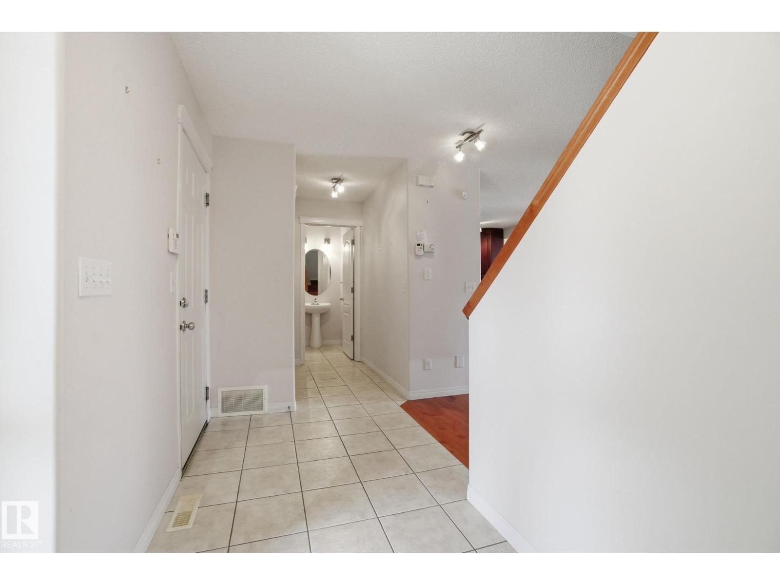 Additional image 6 of 21039 92 Avenue NW, Edmonton, AB, T5T6X2