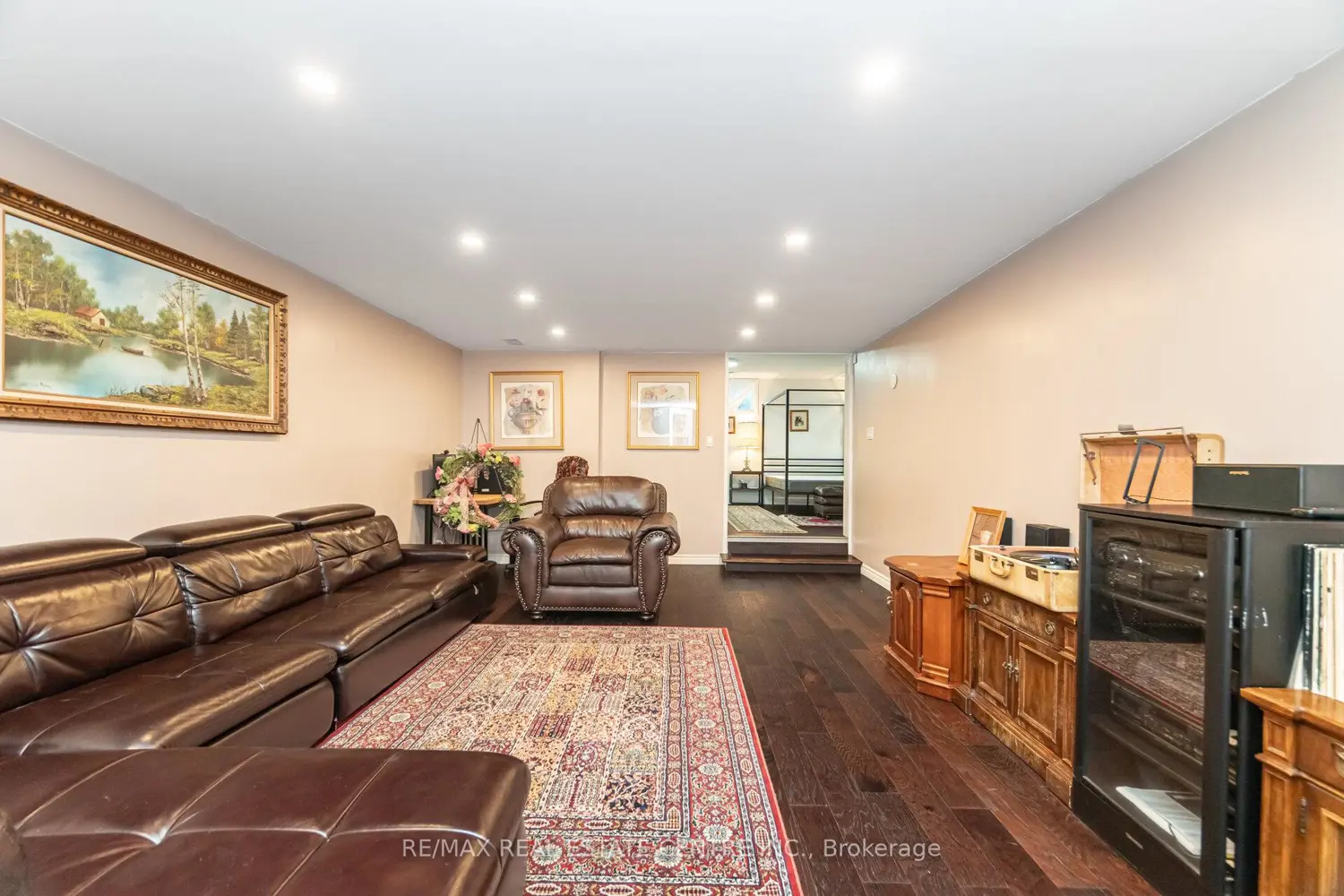 Additional image 16 of 29 Jessica Lane