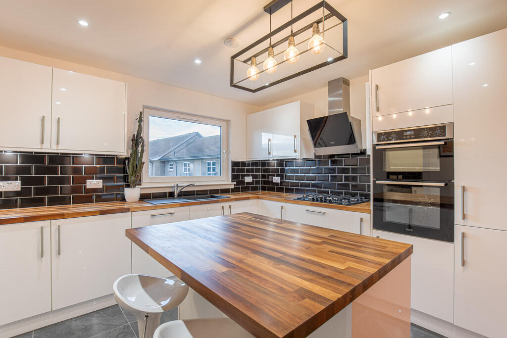 Additional image 2 of Links Road