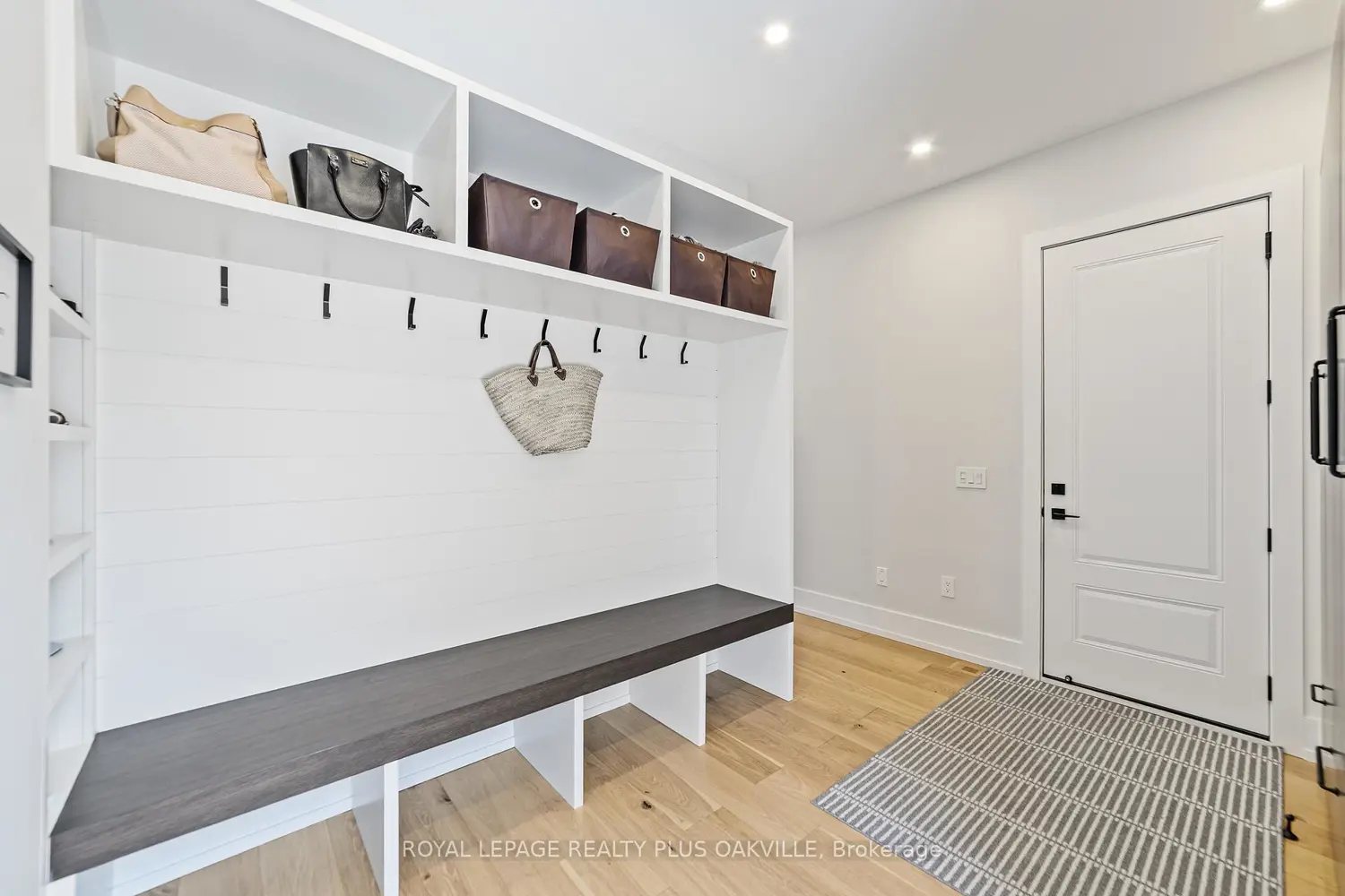 2057 Salvator Boulevard photo 2