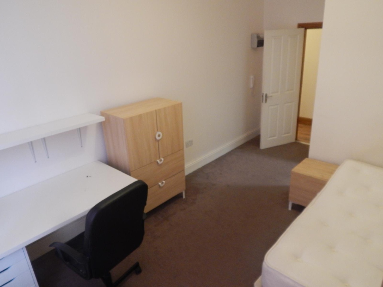 Additional image 16 of 3 Bed Flat, Hyde Terrace, LS2, N1 7GU