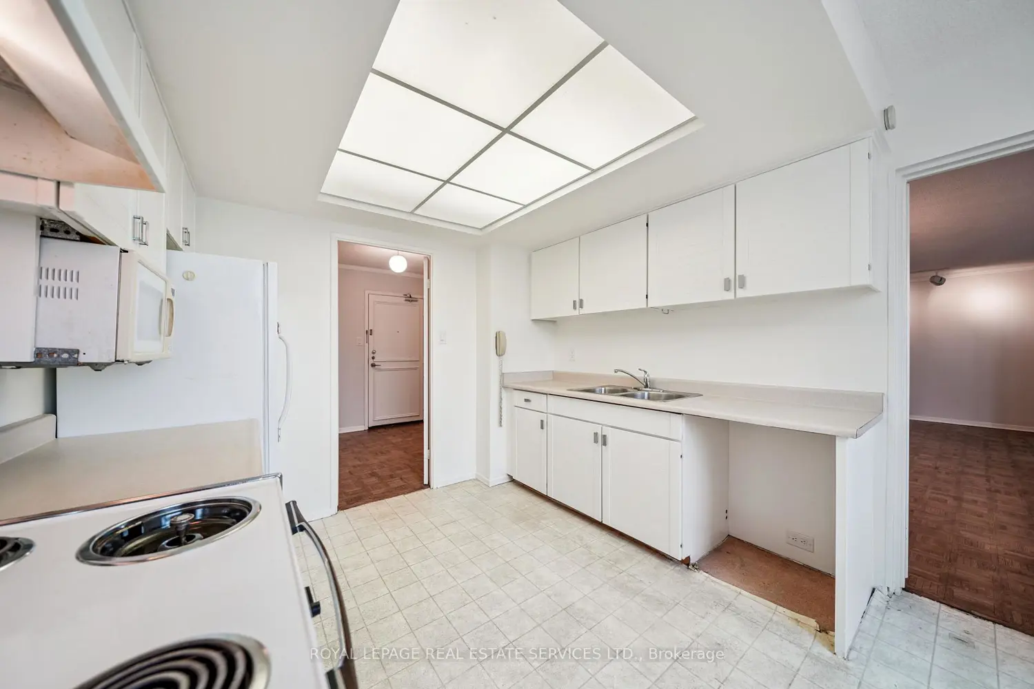 Additional image 5 of 75 Wynford Heights Crescent 2001