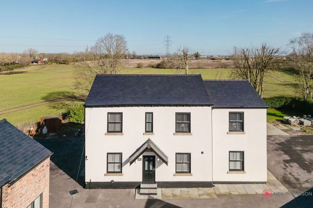 Additional image 4 of 12 bed detached house for salePhipps Lane, Burtonwood, Warrington WA5