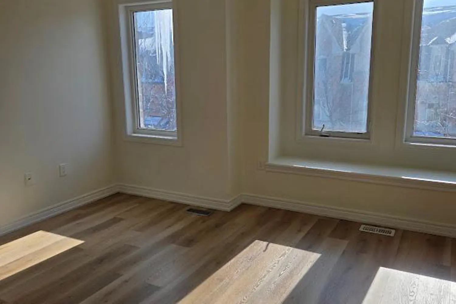 Additional image 2 of 12 Kawneer Terrace