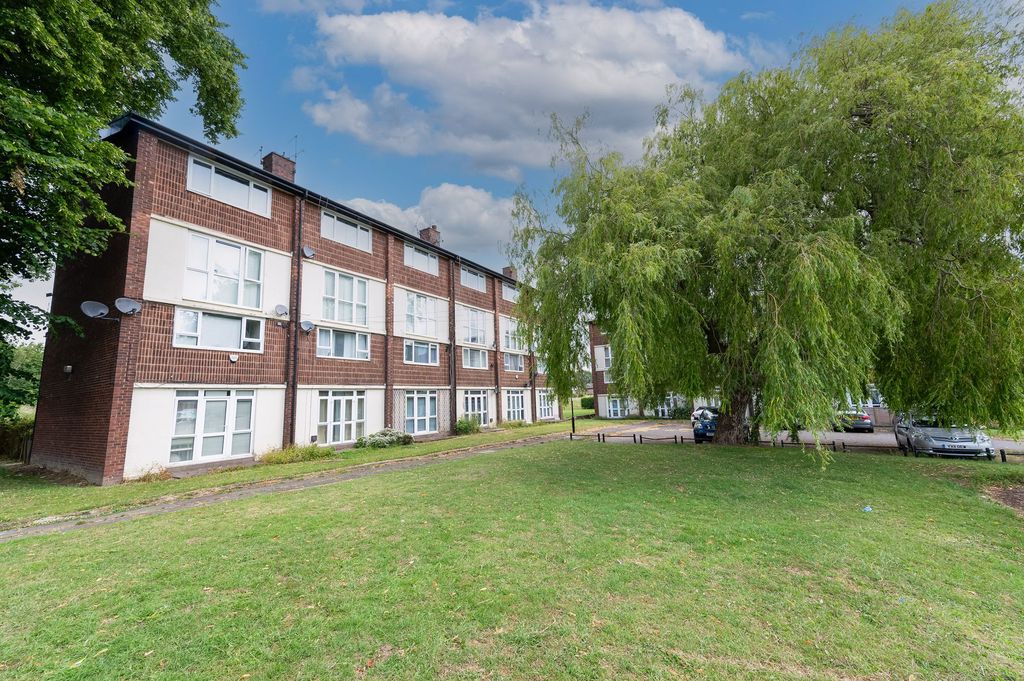 2 bed maisonette for saleGervase Avenue, Sheffield S8