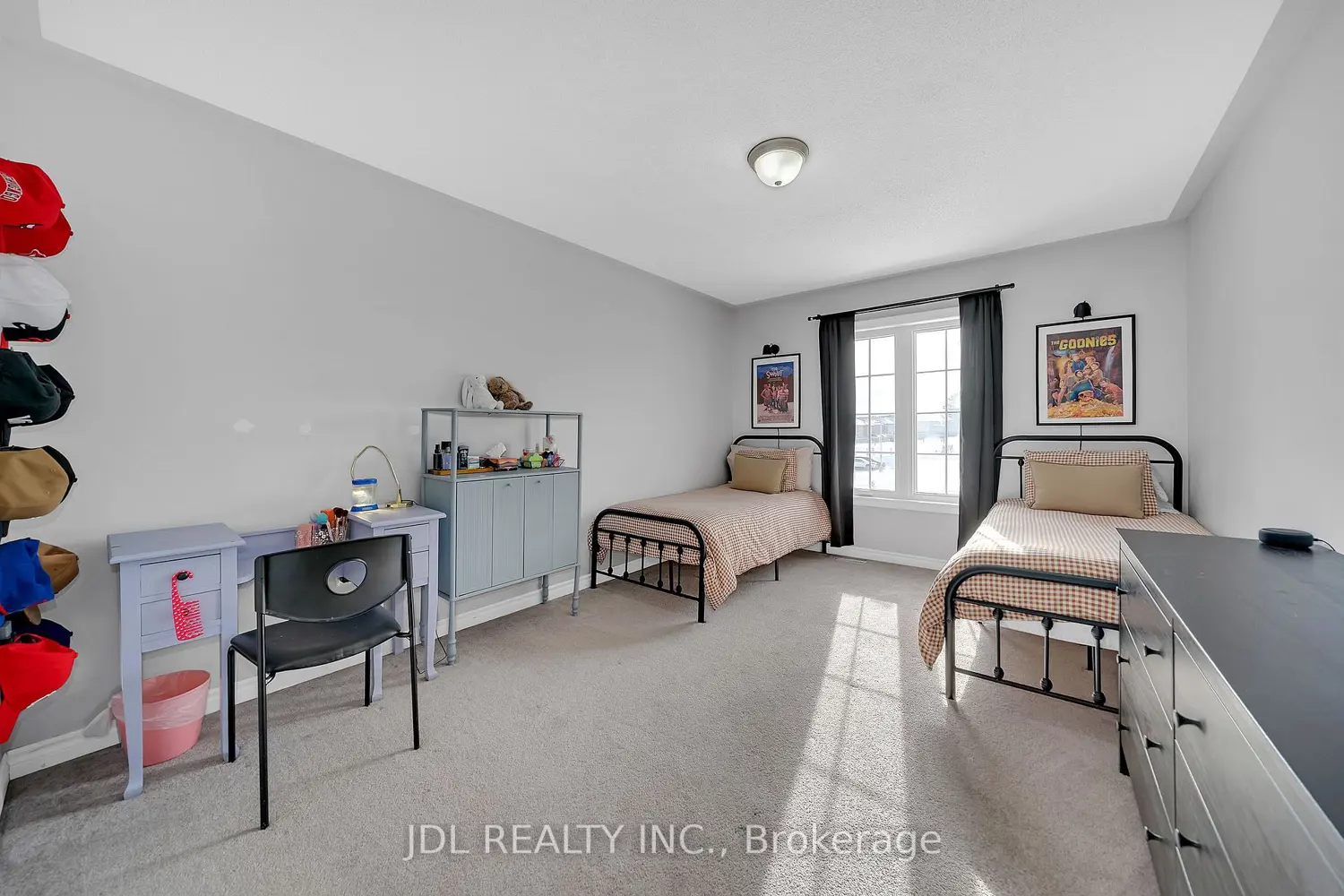 Additional image 12 of 376 Miller Park Avenue