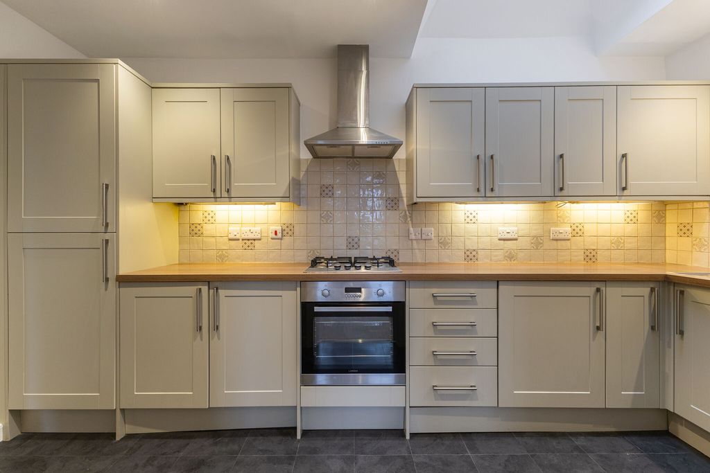 Additional image 4 of 4 bed flat for saleCavendish Place, Bath BA1