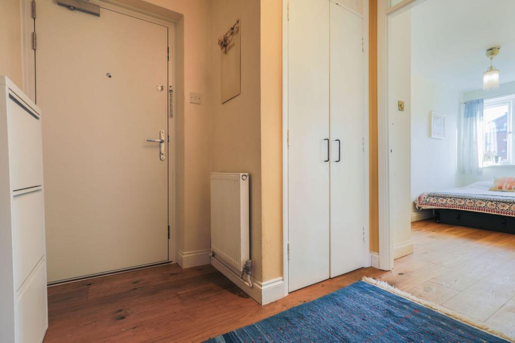 Additional image 8 of 2 Bed Flat, Sunningdale Close, SE16, N1 7GU