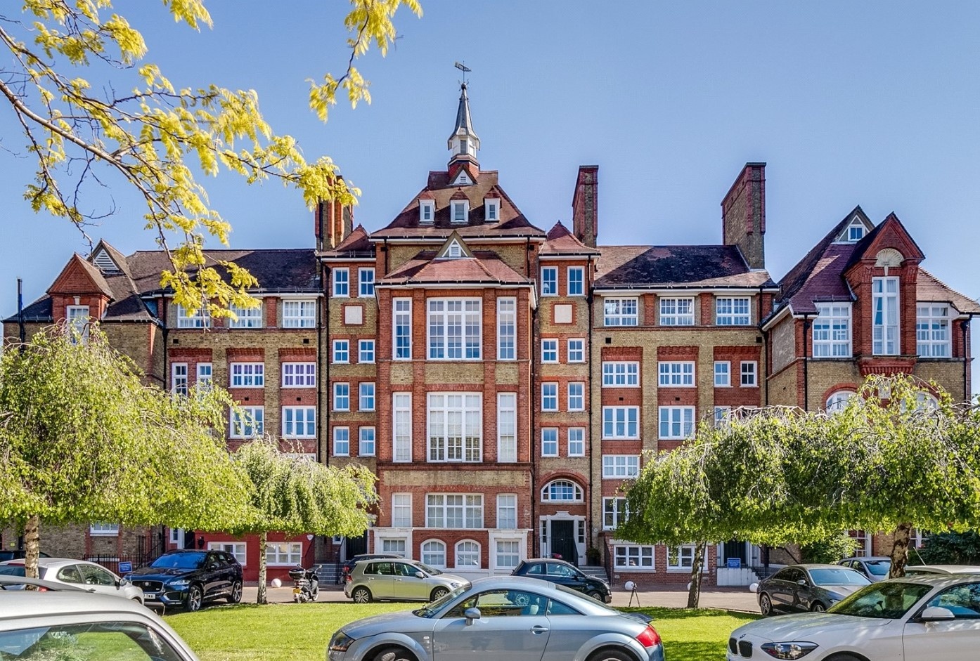 2 Bed Flat, Reed Place, SW4, N1 7GU