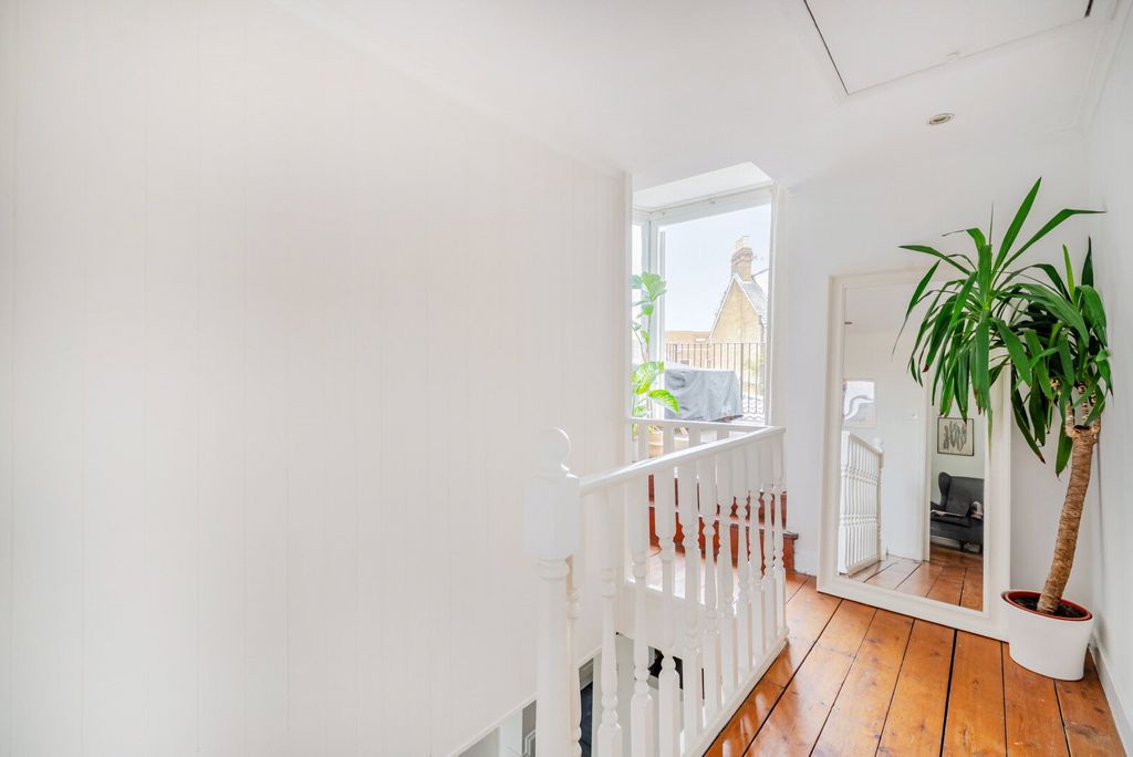 Additional image 13 of 2 bed terraced house for saleHeath Road, Weybridge KT13