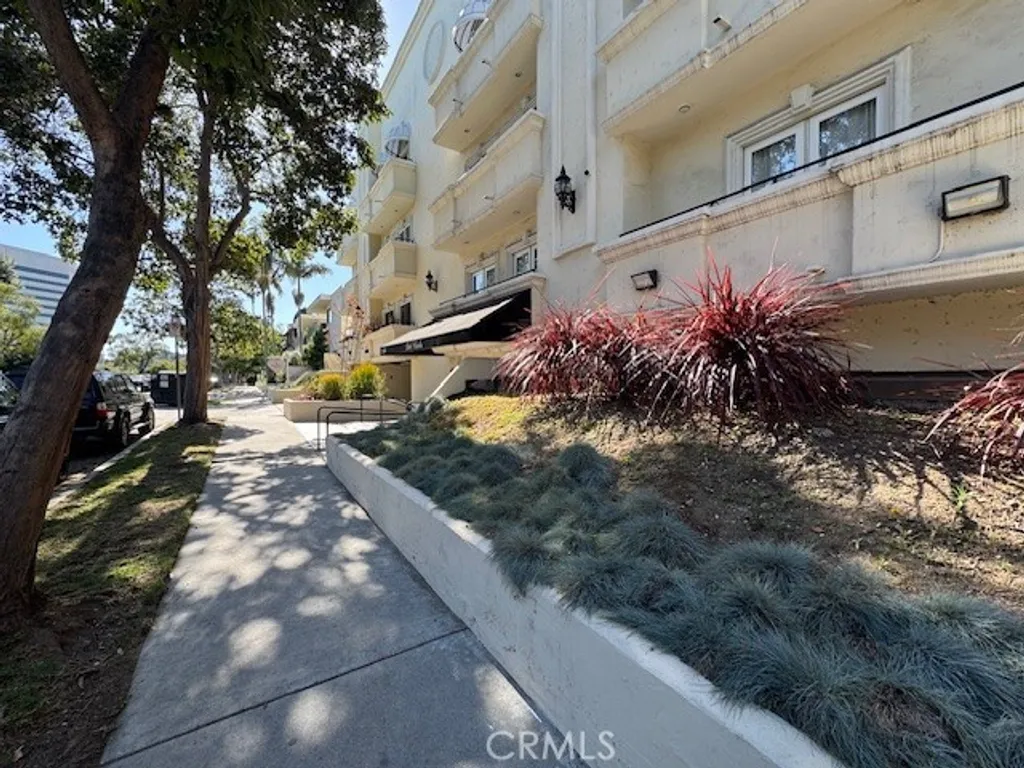 Additional image 3 of 12011 Goshen Ave Unit 104, Los Angeles, CA 90049