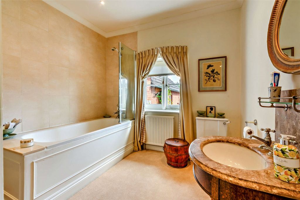 Additional image 18 of 6 bed detached house for saleDonnington, Newbury, Berkshire RG14