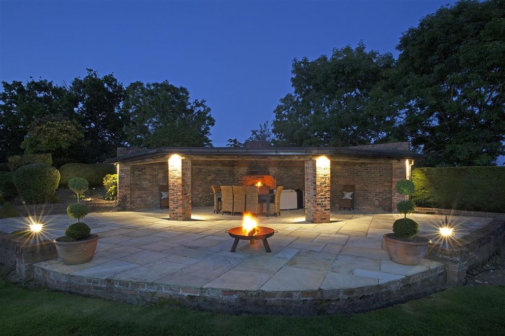 Additional image 55 of 6 bed detached house for saleWhitchurch Road, Milton Green, Chester CH3