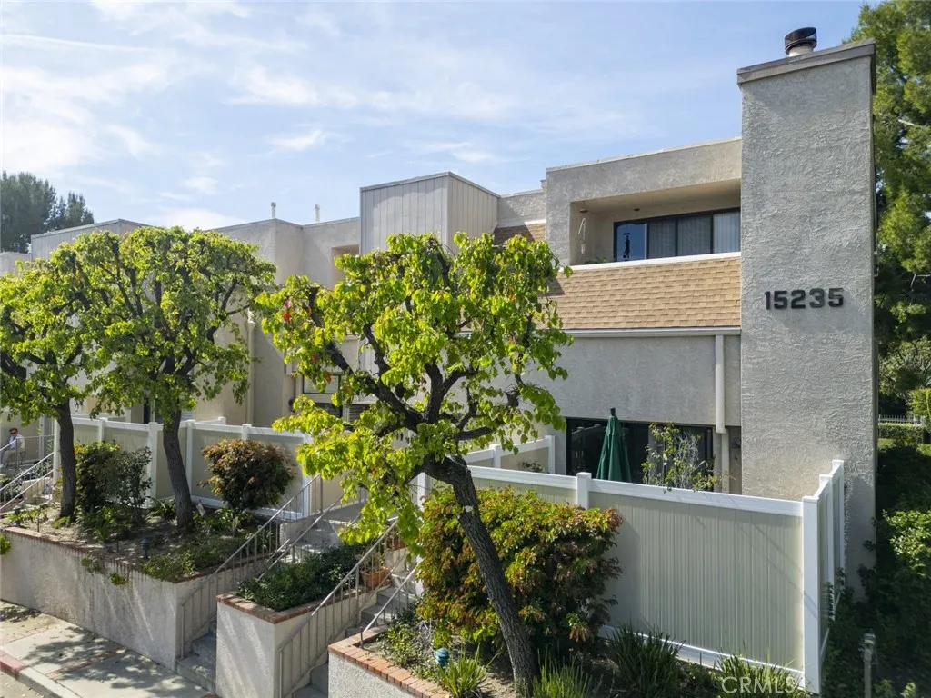 Additional image 82 of 15235 Magnolia Boulevard Unit E, Sherman Oaks, CA 91403