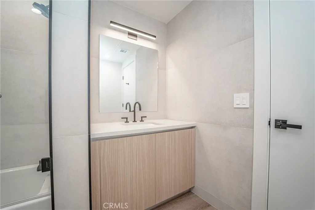 Additional image 13 of 2828 London Street Unit 206, Los Angeles, CA 90026