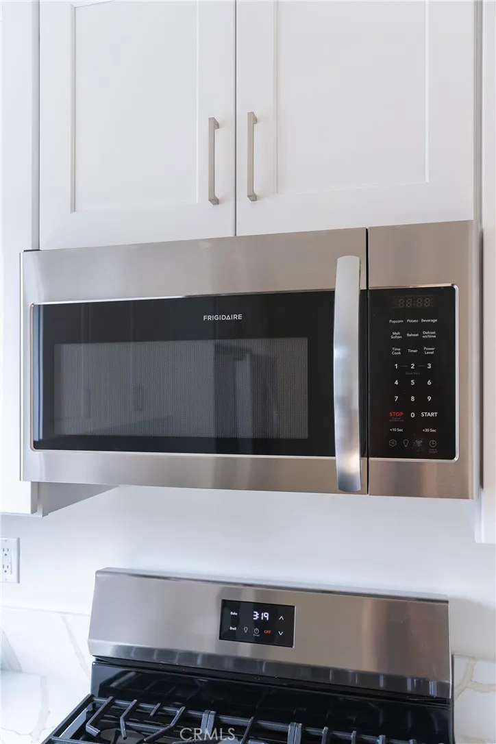 Additional image 67 of 1065 E Spazier Ave Unit 202, Burbank, CA 91502