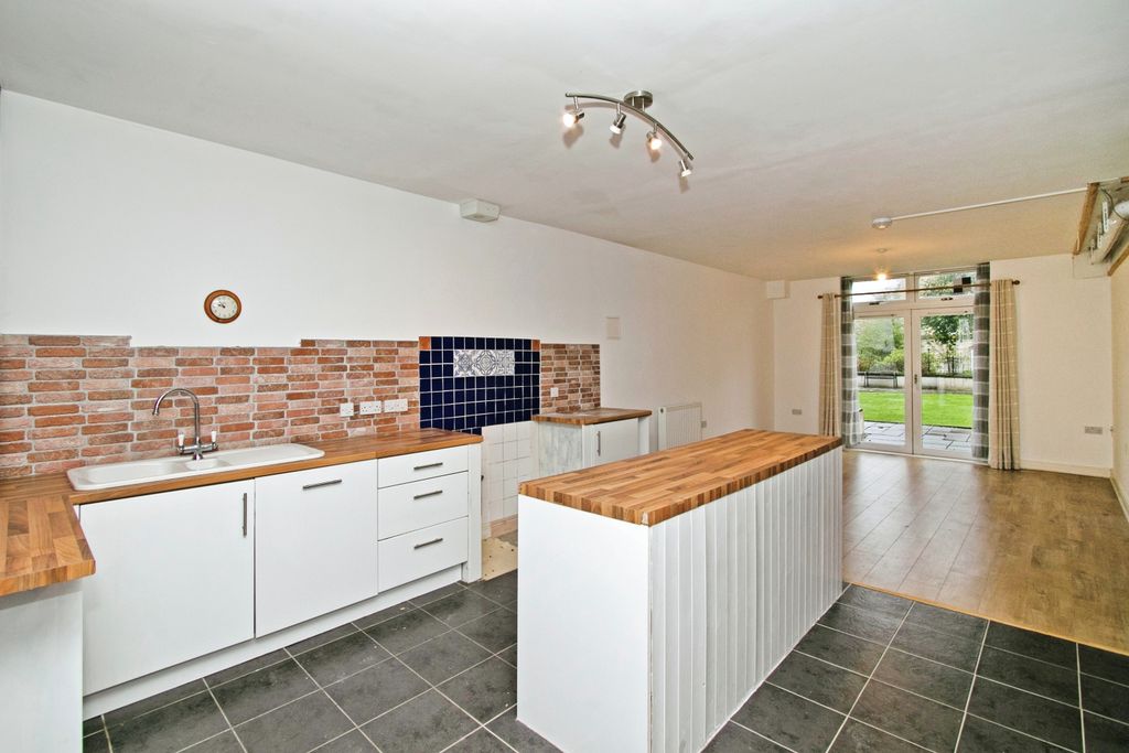 Additional image 9 of 2 bed flat for saleTresawya Drive, Truro, Cornwall TR1