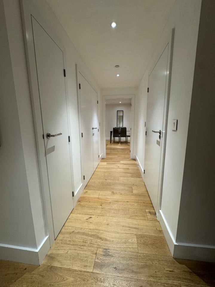 Additional image 14 of 3 Bed Flat, Lombard Wharf, SW11, N1 7GU