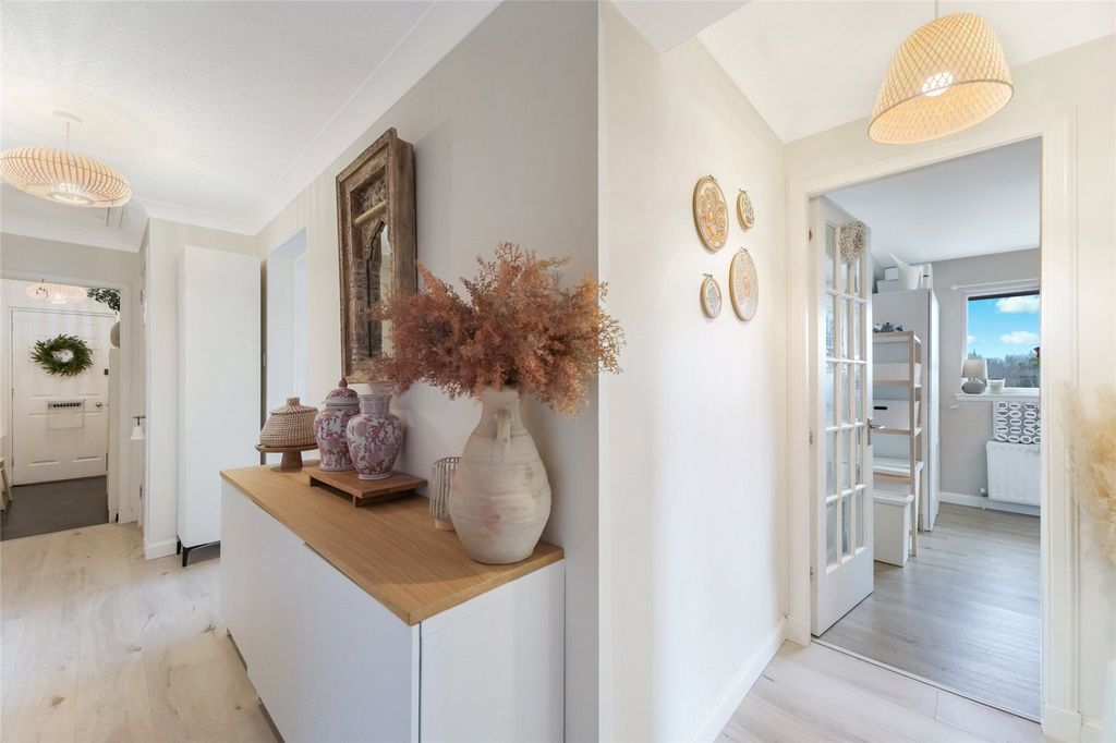Additional image 2 of 3 bed flat for saleAnnfield Gardens, Stirling, Stirlingshire FK8
