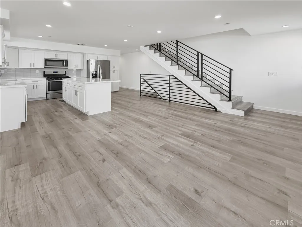 Additional image 4 of 10918 Hesby Street, North Hollywood, CA 91601