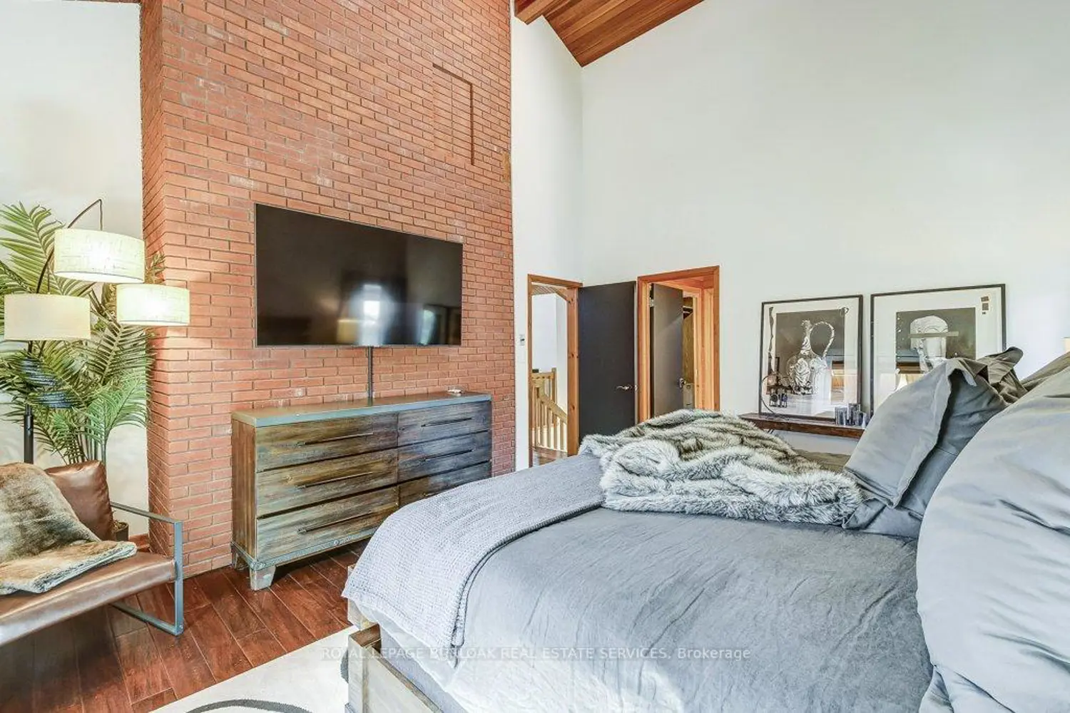 Additional image 10 of 9 Foresthill Crescent