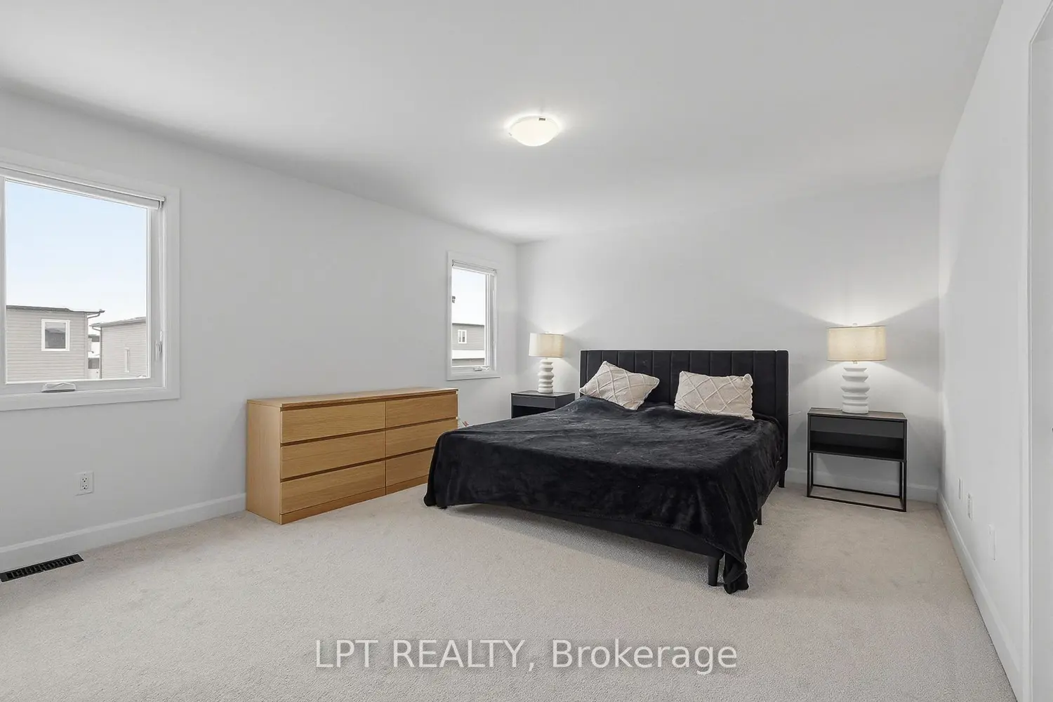 Additional image 9 of 301 Moonlight Drive