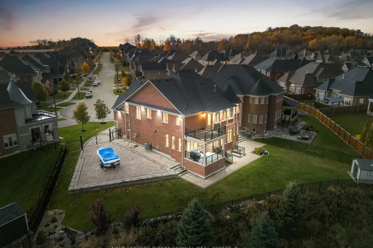 Additional image 2 of 12 Albert Hill Court