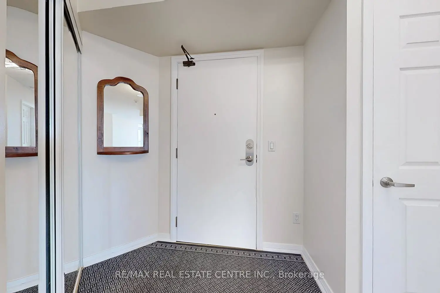 220 Forum Drive 613 photo 4