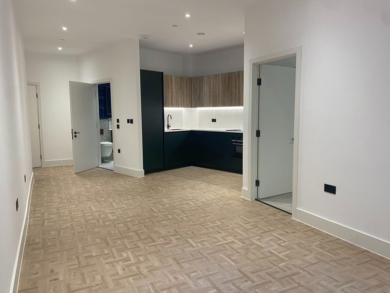 Additional image 4 of 1 Bed Flat, Monarch Square, SW11, N1 7GU