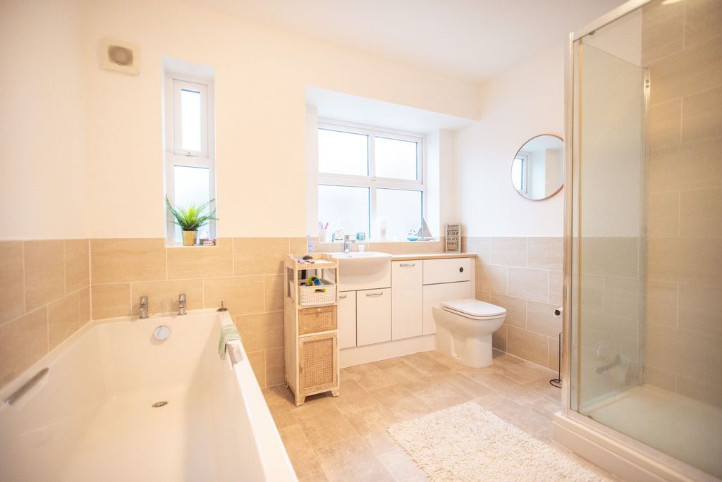 Additional image 20 of 5 bed semi-detached house for saleEastbourne Road, Hornsea HU18