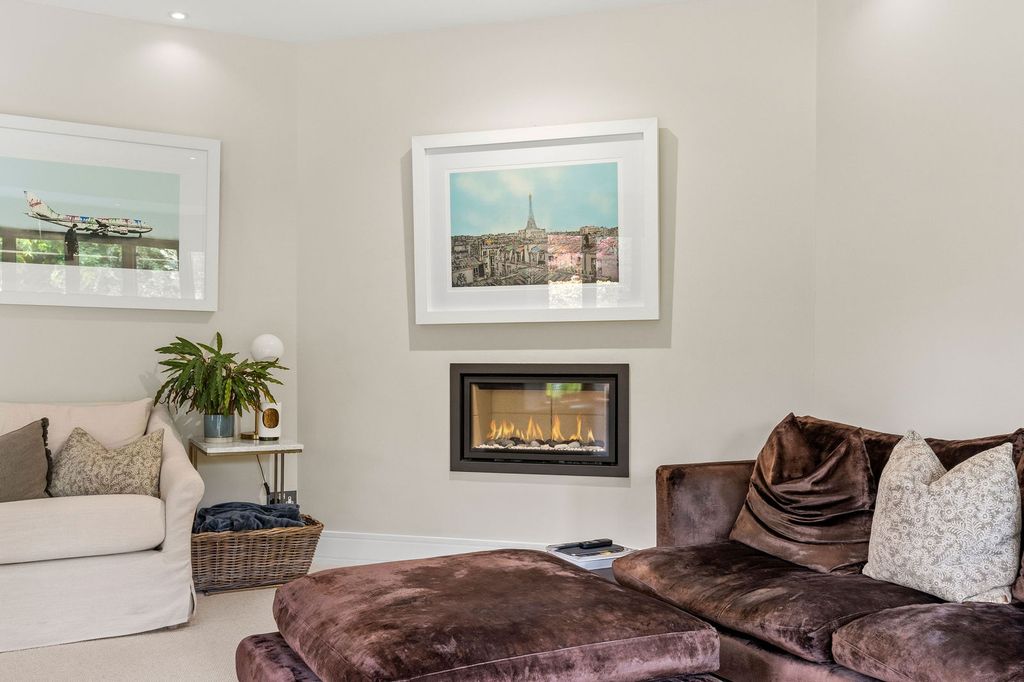 Additional image 24 of 6 bed detached house for saleRoundwood Avenue, Hutton Mount, Brentwood CM13