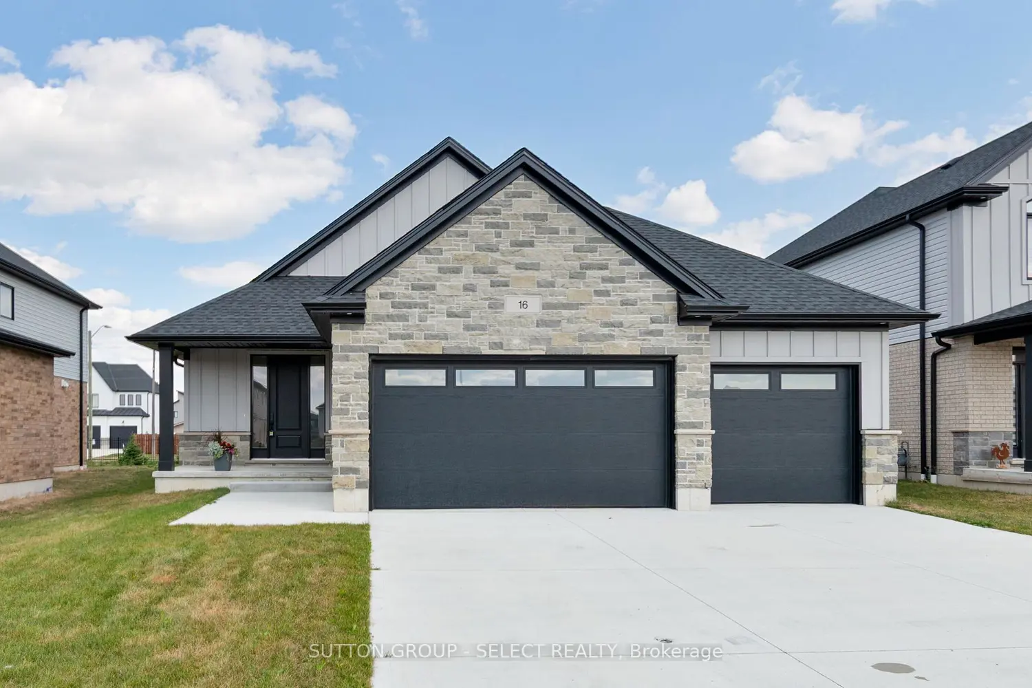 16 Kelly Drive photo 2