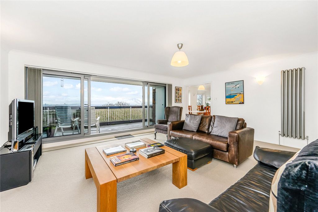 3 bed flat for saleSydney Road, Woodford Green IG8