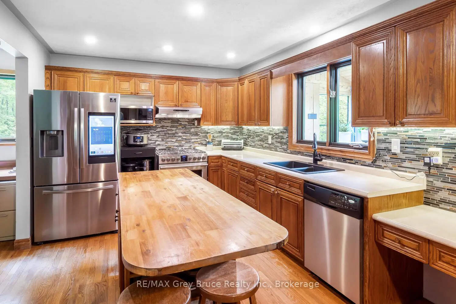 Additional image 4 of 1033 Bruce Road 9