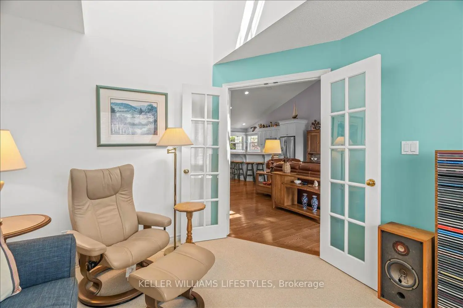 Primary image of 40 Lakeside Circle