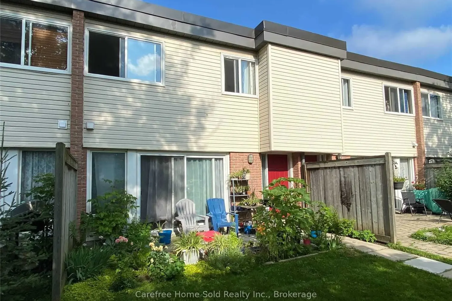 Primary image of 207 Milestone Crescent