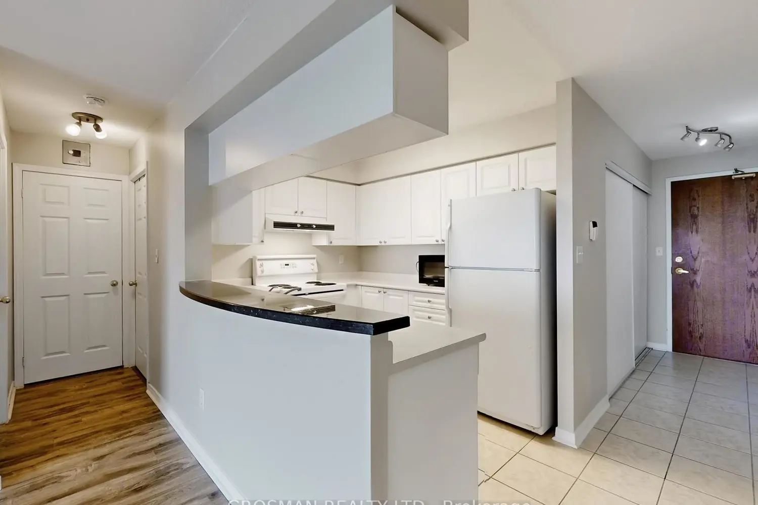 Additional image 4 of 39 Oneida Crescent 721