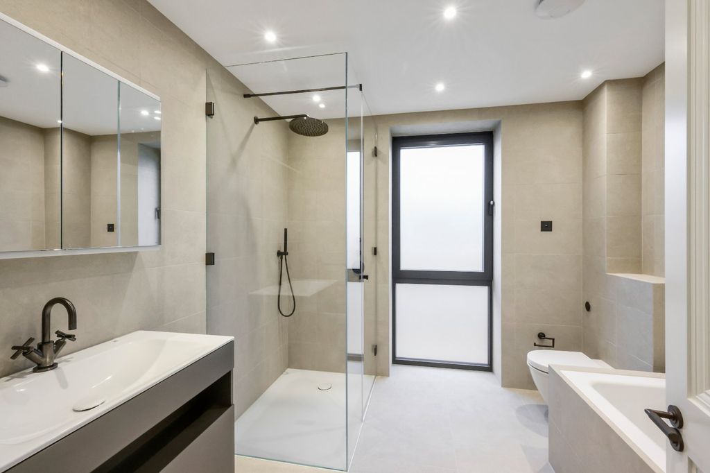 Additional image 24 of 6 bed detached house for saleSovereign View, Charlton Kings, Cheltenham, Gloucestershire GL52