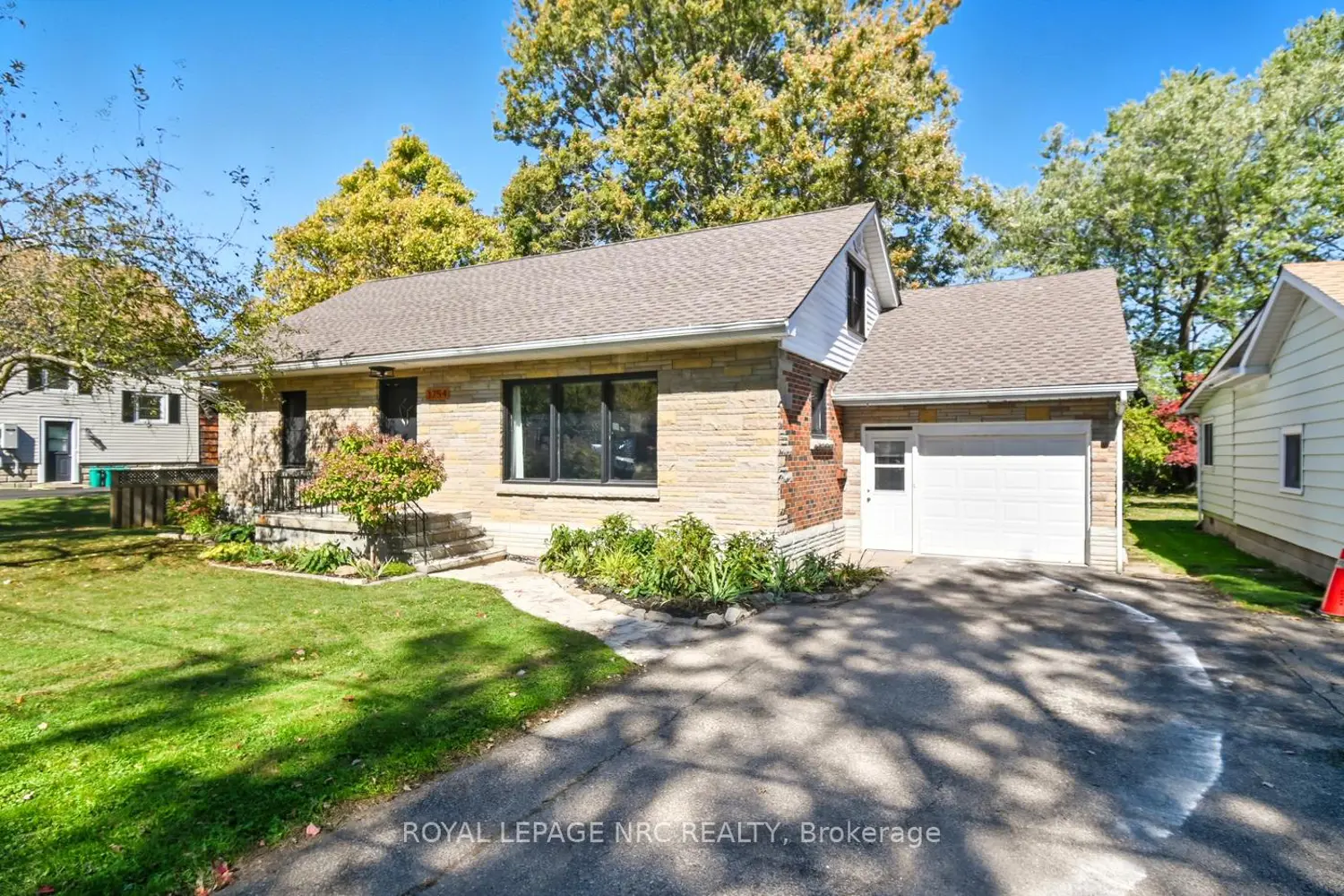 3754 Highland Drive photo 2