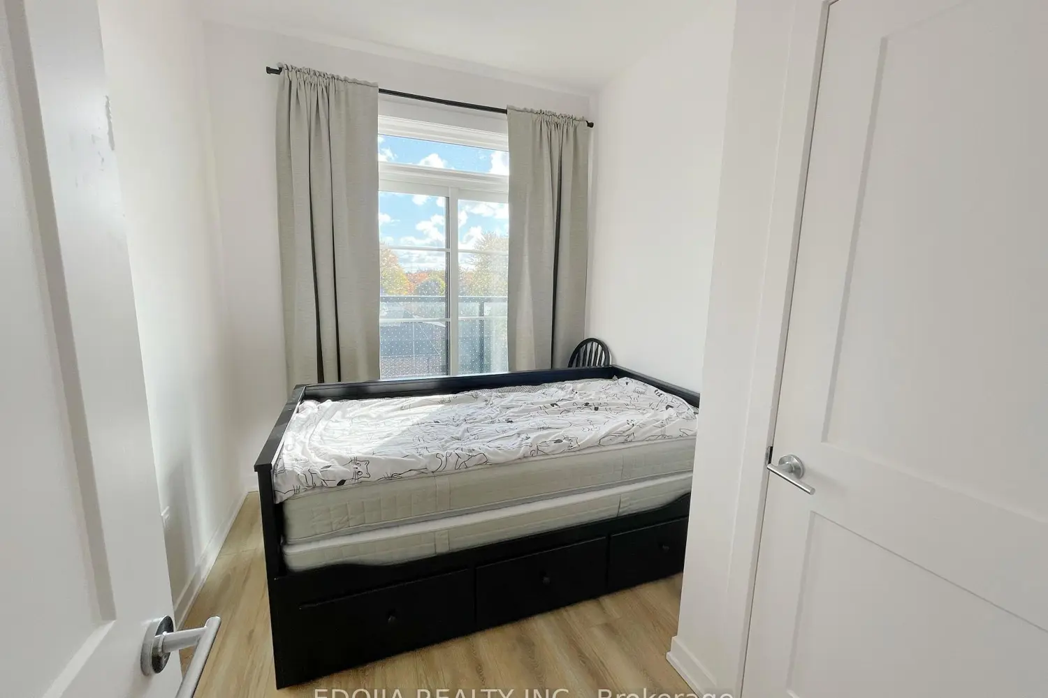 Additional image 11 of 57 Finch Avenue 24